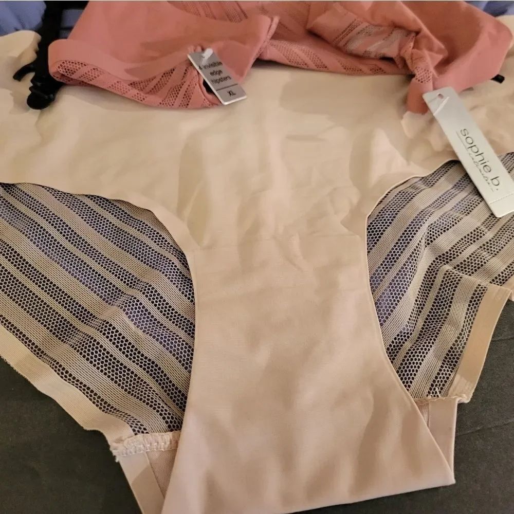 SOPHIE B.INTIMATES & SLEEPWEAR - Picture 15 of 16